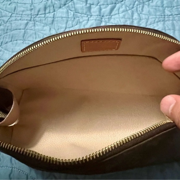 Louis Vuitton Trousse Demi Ronde - Picture 7 of 14